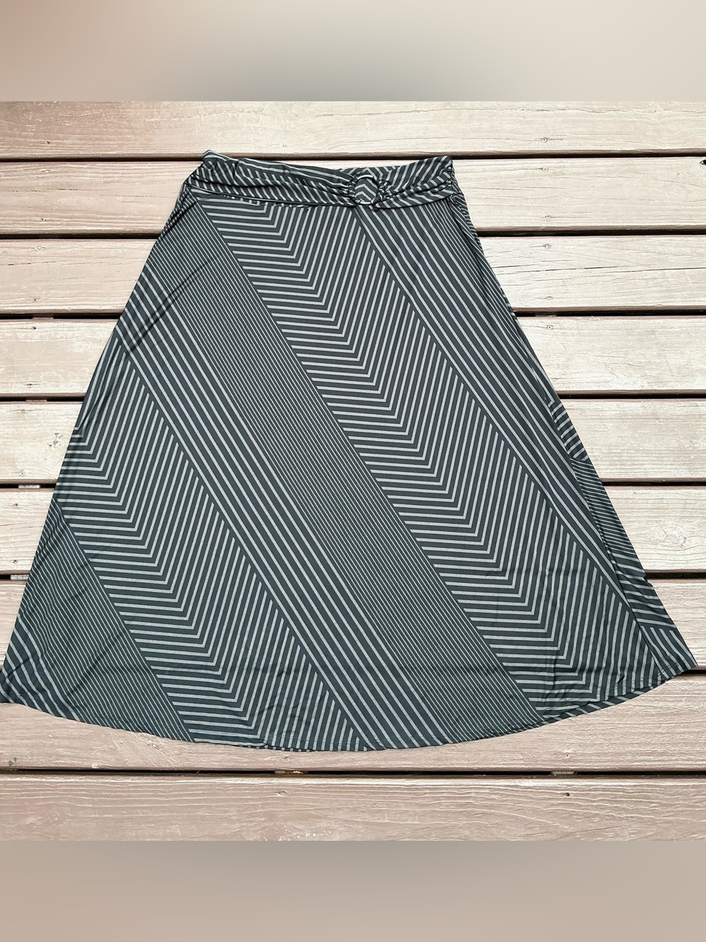 Practical A-Line Midi Skirt 🪻